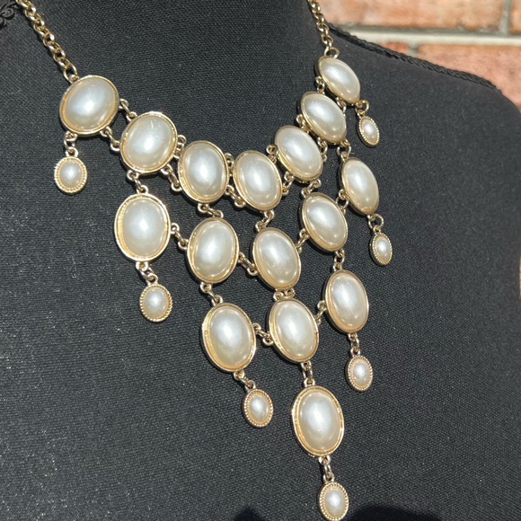 Classy Pearl & Gold Necklace - Picture 8 of 10